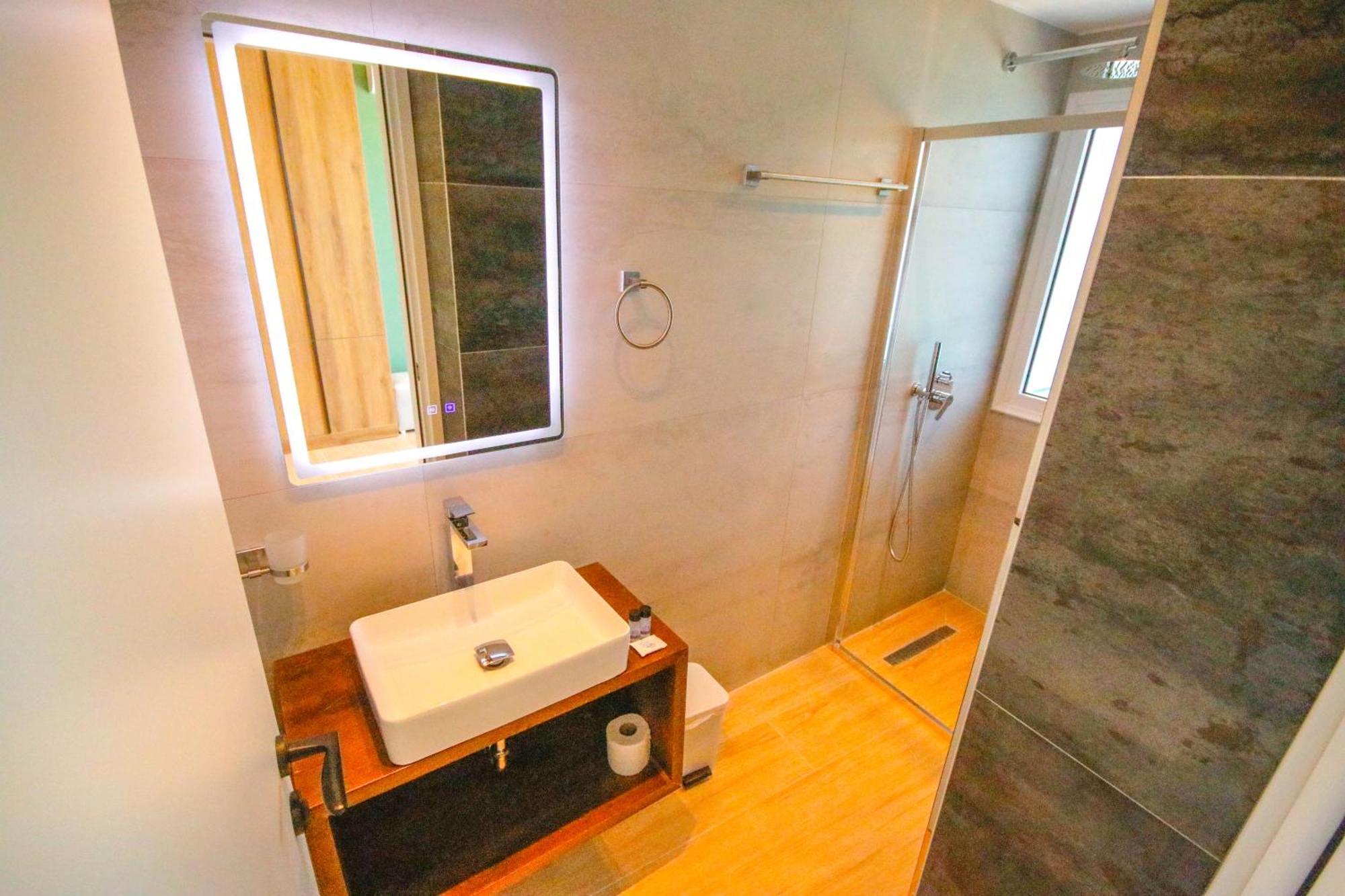 Hotel Emily's Himarë