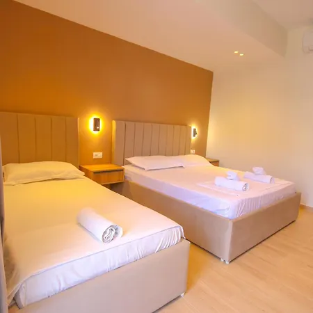 Emily'S Hotel Himare Exterior photo